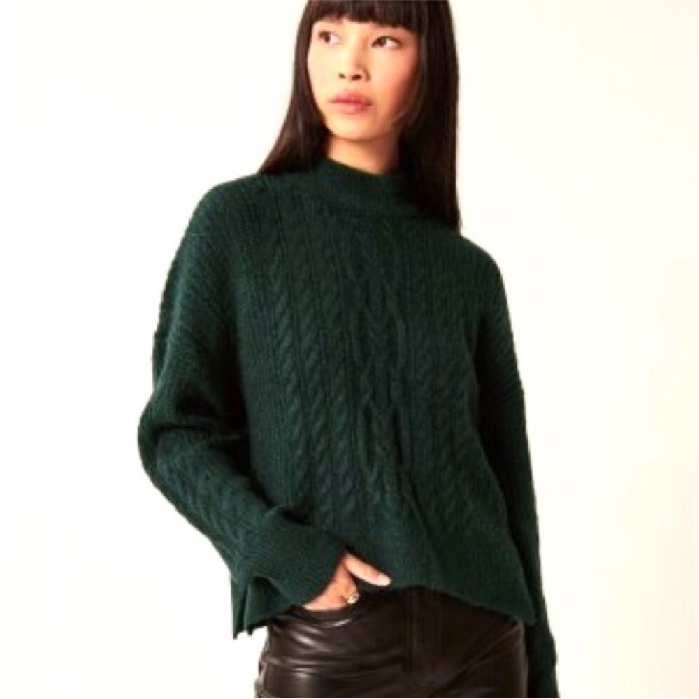 Abercrombie & Fitch Cable Wedge Mockneck Sweater
